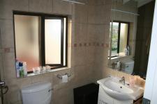 Main Bathroom - 4 square meters of property in Tijger Vallei