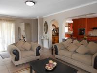 Lounges - 27 square meters of property in Bonaero Park