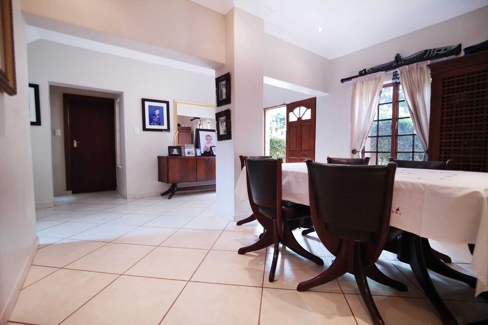 Dining Room - 26 square meters of property in Cormallen Hill Estate