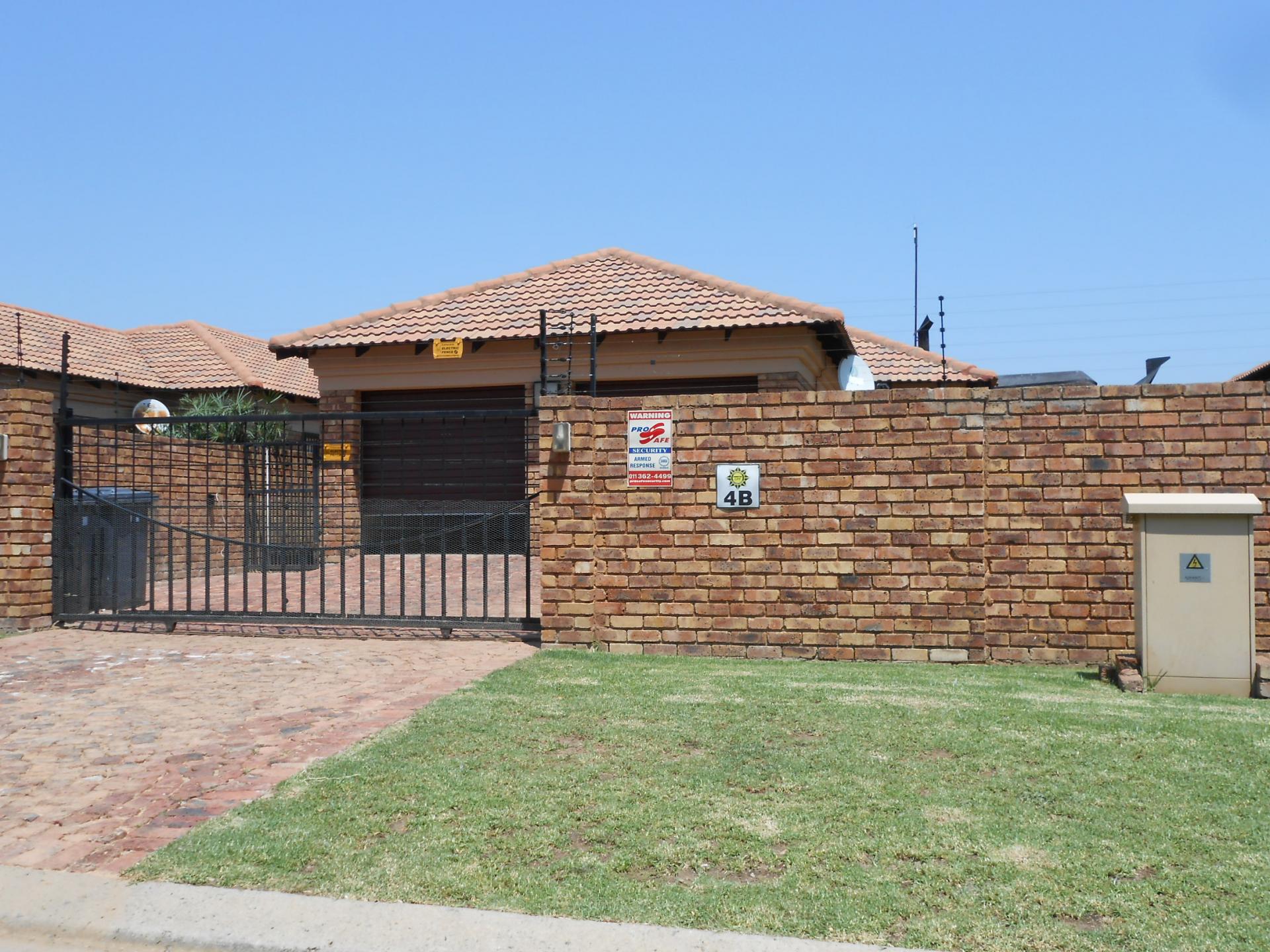 Front View of property in Dunnottar