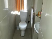 Bathroom 1 - 3 square meters of property in Kosmosdal