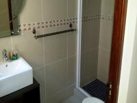 Bathroom 2 - 4 square meters of property in Kosmosdal