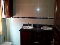 Main Bathroom - 10 square meters of property in Kosmosdal