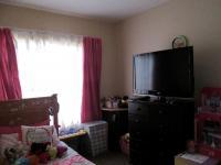 Bed Room 1 - 8 square meters of property in Willowbrook