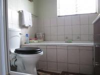 Main Bathroom - 4 square meters of property in Willowbrook