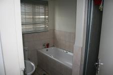 Main Bathroom - 6 square meters of property in Tasbetpark