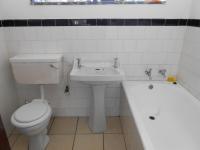 Main Bathroom - 4 square meters of property in Rhodesfield