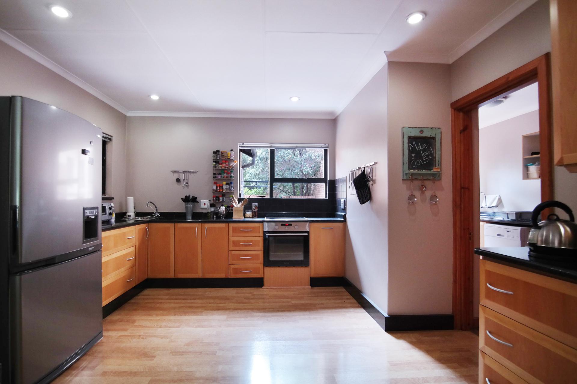 Kitchen - 18 square meters of property in Woodhill Golf Estate