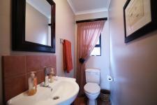 Bathroom 2 - 6 square meters of property in Woodhill Golf Estate