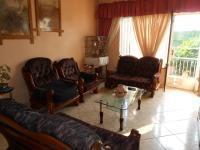 Lounges - 19 square meters of property in Witfield