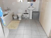 Bathroom 1 - 10 square meters of property in Selcourt