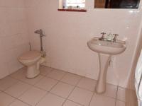 Bathroom 2 - 4 square meters of property in Selcourt