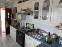 Kitchen - 74 square meters of property in Selcourt