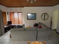 Lounges - 20 square meters of property in Hibberdene