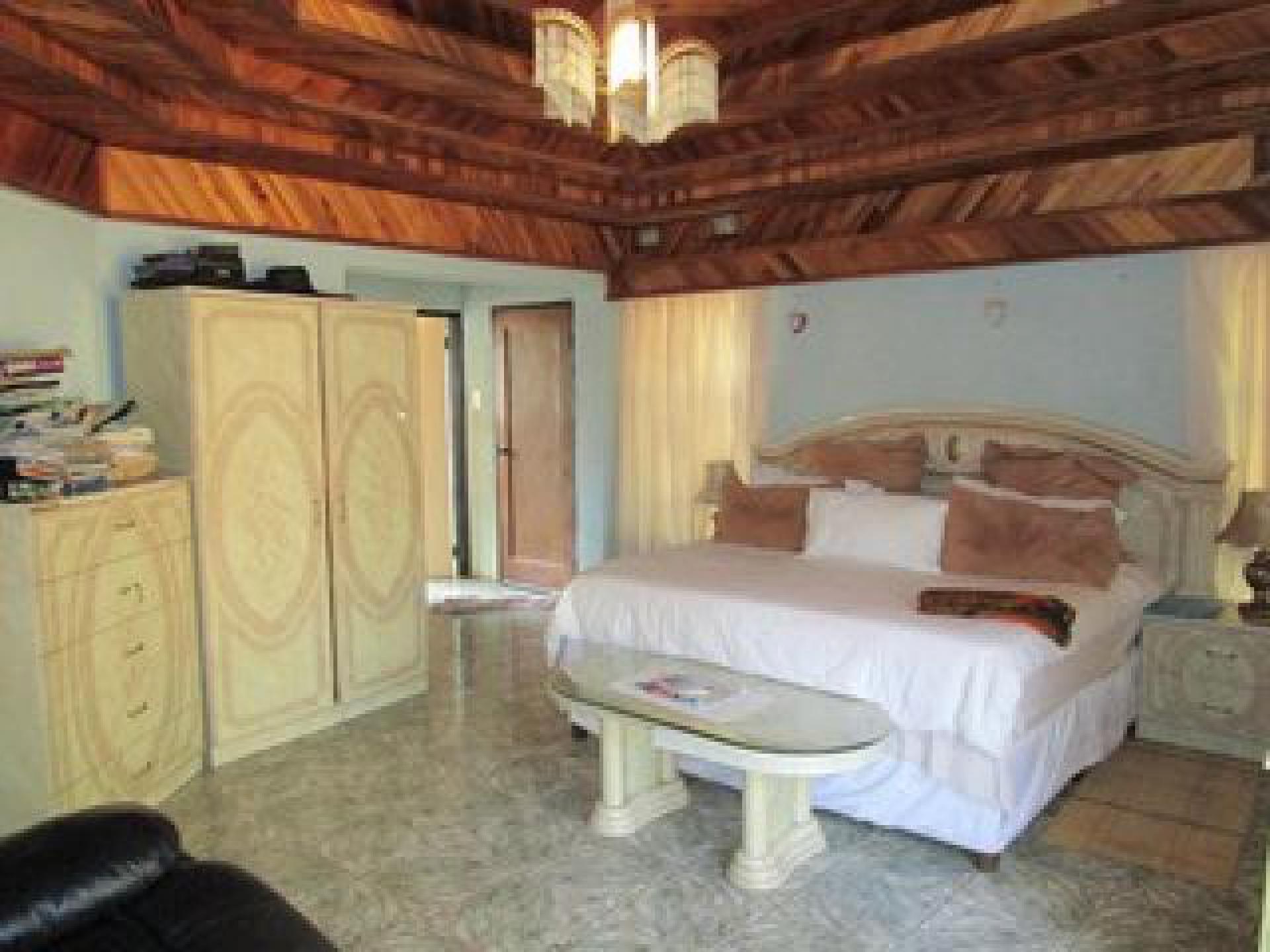 Bed Room 1 of property in Phalaborwa