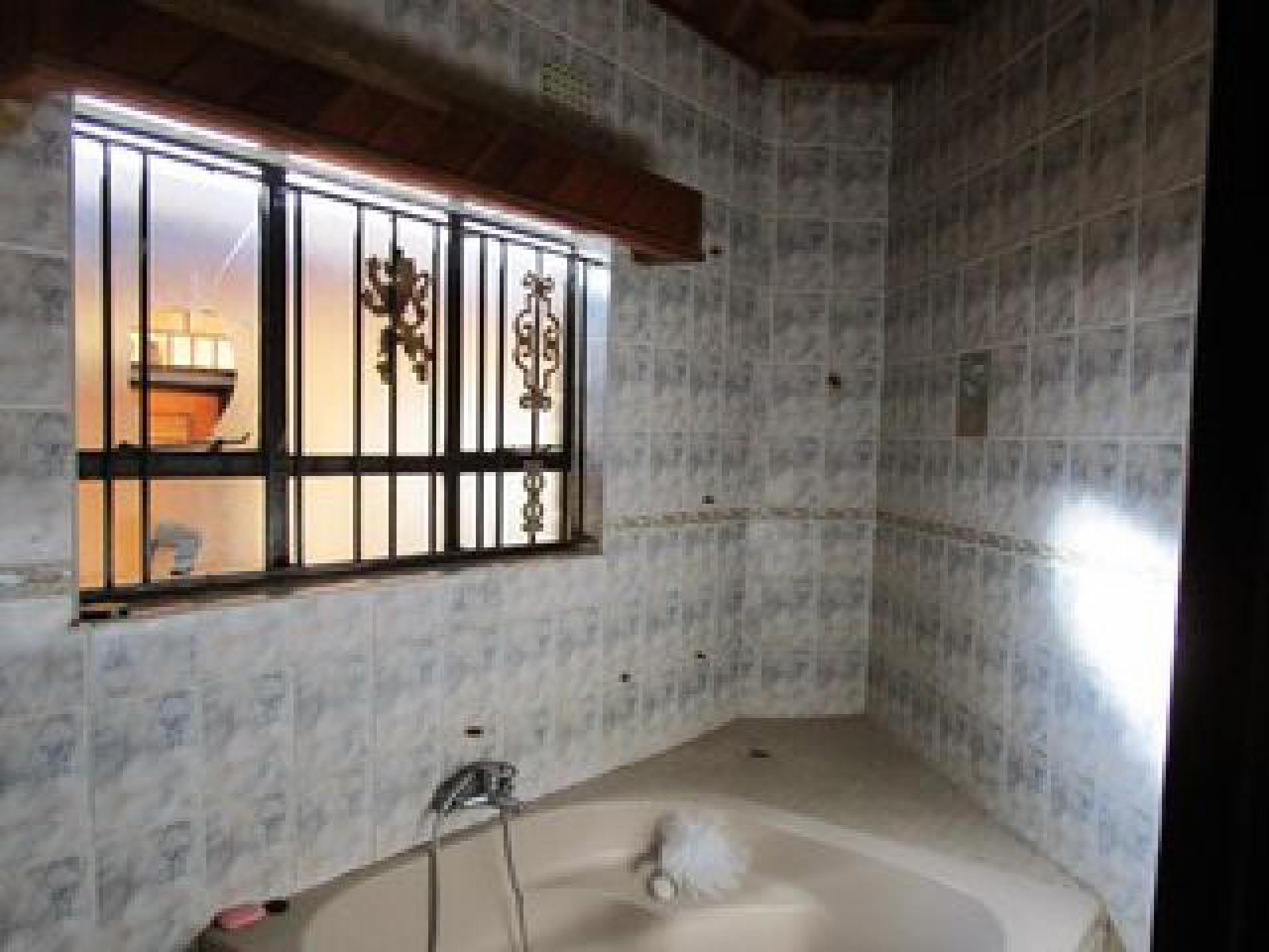 Bathroom 2 of property in Phalaborwa