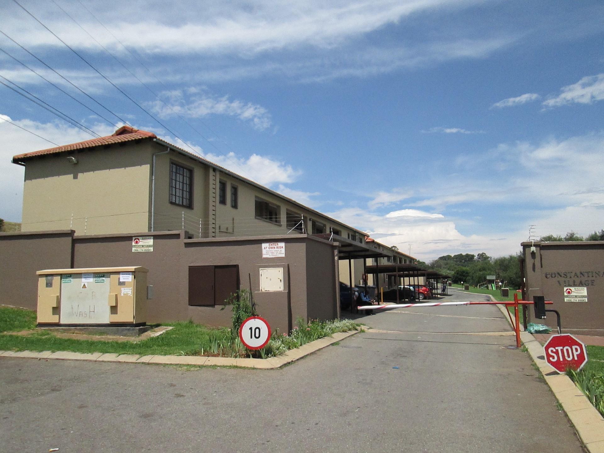 Front View of property in Roodepoort