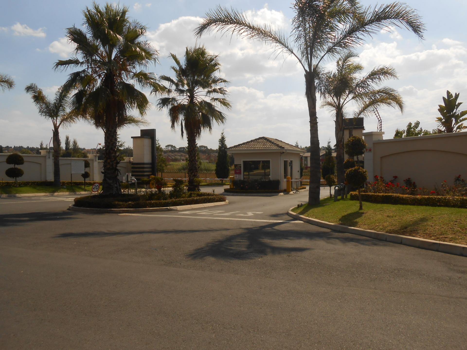 Front View of property in Noordwyk