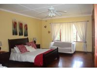 Main Bedroom - 33 square meters of property in Umtentweni