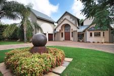 Front View of property in Woodhill Golf Estate