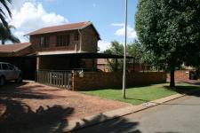 4 Bedroom 2 Bathroom Duet for Sale for sale in Moreletapark