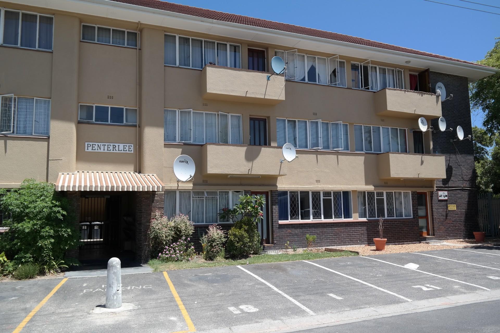 Front View of property in Parow Central