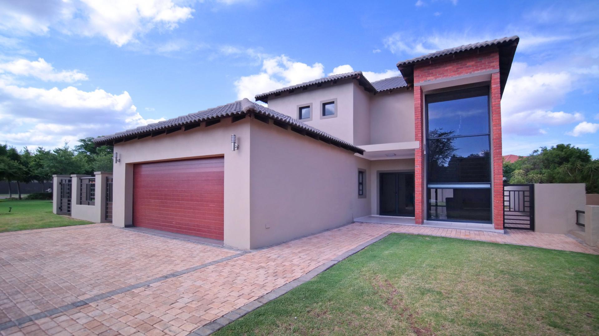 Front View of property in Willow Acres Estate