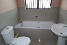 Bathroom 1 - 8 square meters of property in Zeekoei Vlei