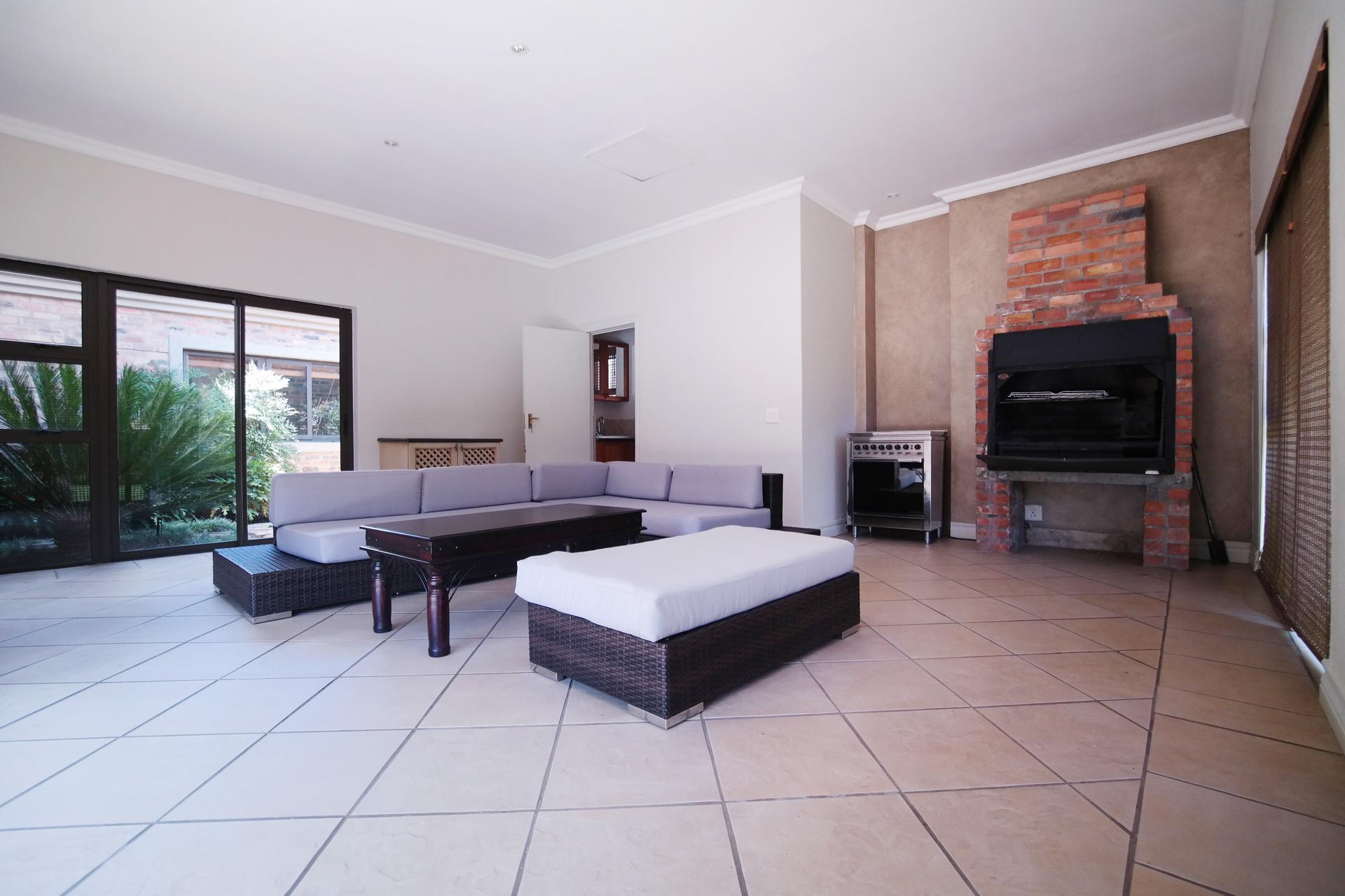 Entertainment of property in Silver Lakes Golf Estate