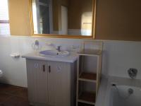 Bathroom 2 - 16 square meters of property in Mossel Bay