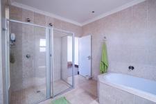 Bathroom 2 - 11 square meters of property in Cormallen Hill Estate