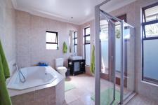 Bathroom 2 - 11 square meters of property in Cormallen Hill Estate