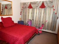 Bed Room 1 - 14 square meters of property in Vaalpark