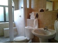 Main Bathroom - 6 square meters of property in Kingsburgh