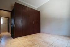 Bed Room 3 - 8 square meters of property in Willow Acres Estate