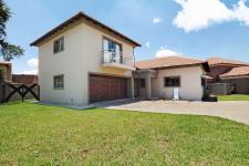 Front View of property in Willow Acres Estate