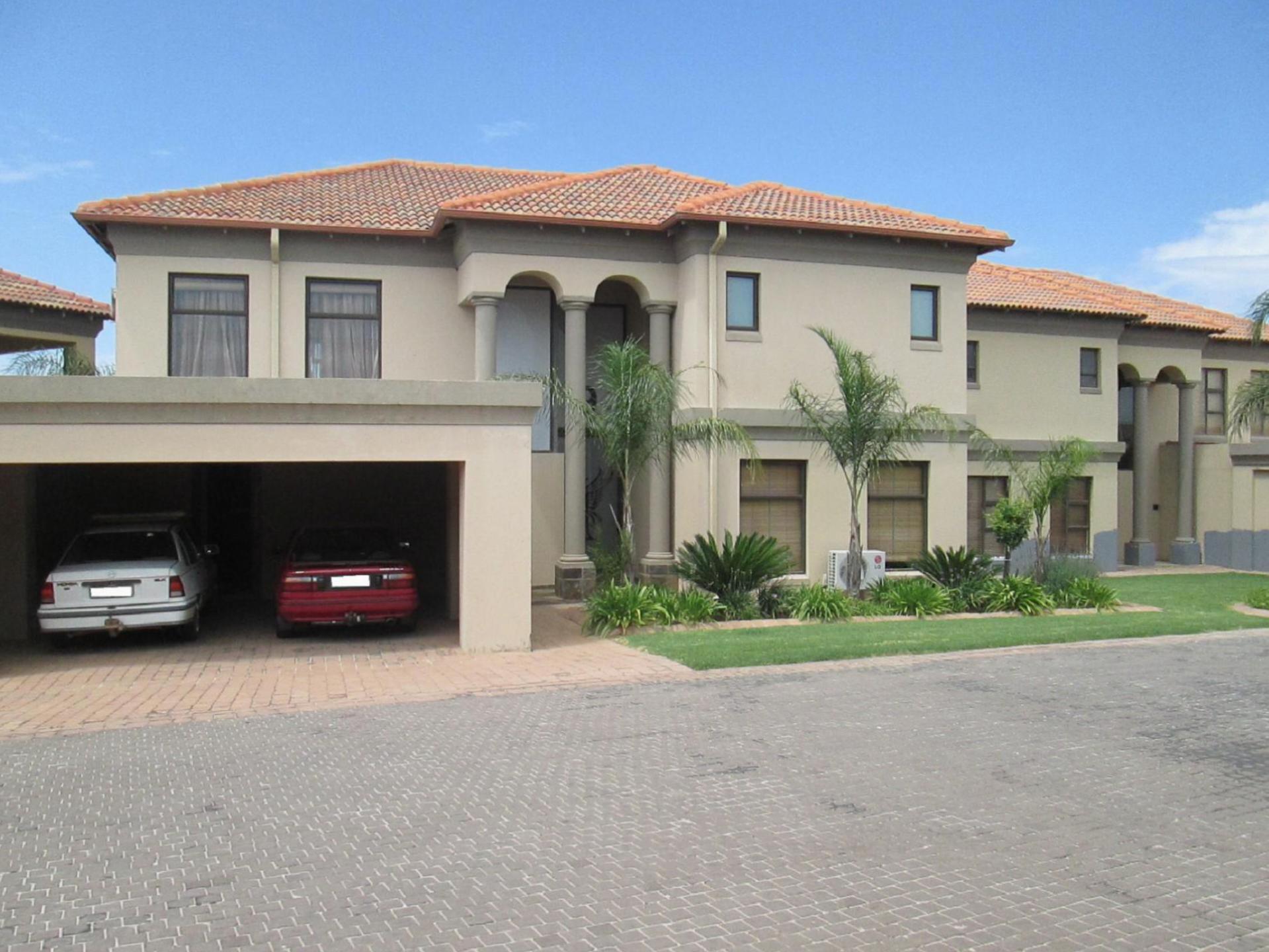 Front View of property in Vaalmarina