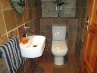 Bathroom 2 - 2 square meters of property in Vaalmarina