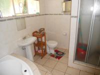 Bathroom 1 - 9 square meters of property in Bluff