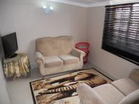 Lounges - 37 square meters of property in Park Rynie