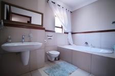 Bathroom 3+ - 3 square meters of property in Silver Lakes Golf Estate
