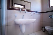 Bathroom 3+ - 3 square meters of property in Silver Lakes Golf Estate