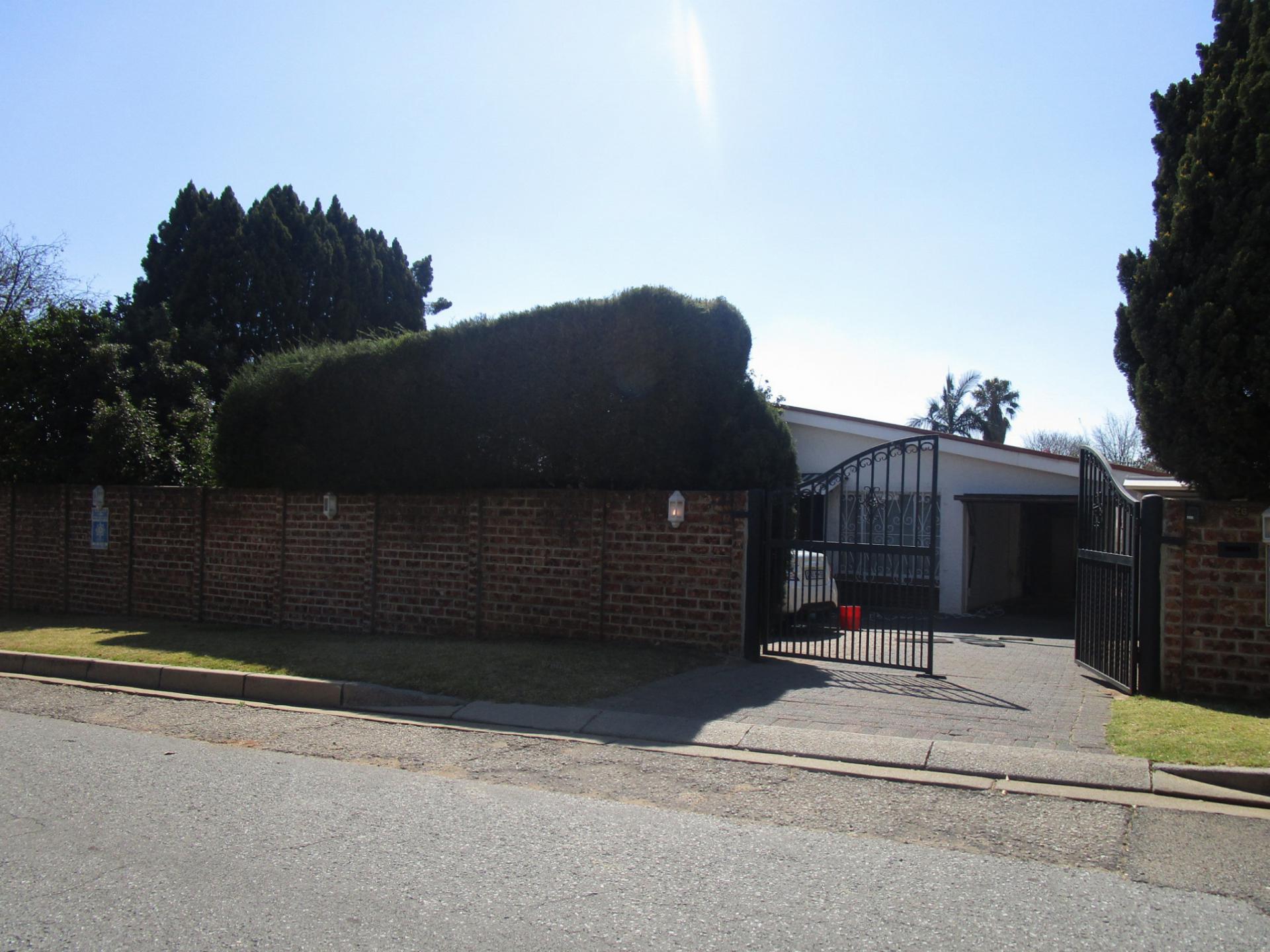 Front View of property in Montgomery Park