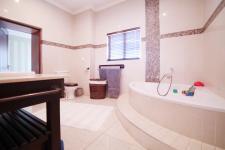 Bathroom 1 - 12 square meters of property in Silver Lakes Golf Estate