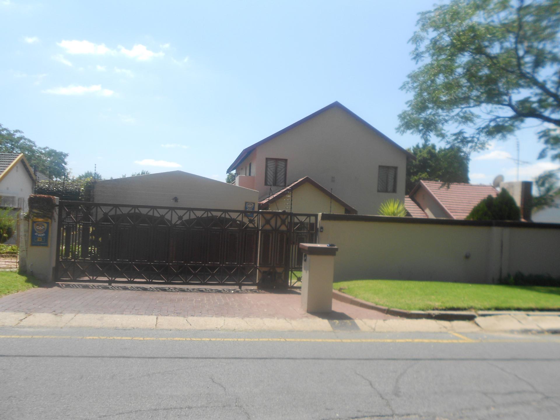 Front View of property in Kew