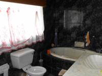 Main Bathroom - 13 square meters of property in Brakpan