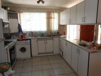 Kitchen - 19 square meters of property in Bonaero Park