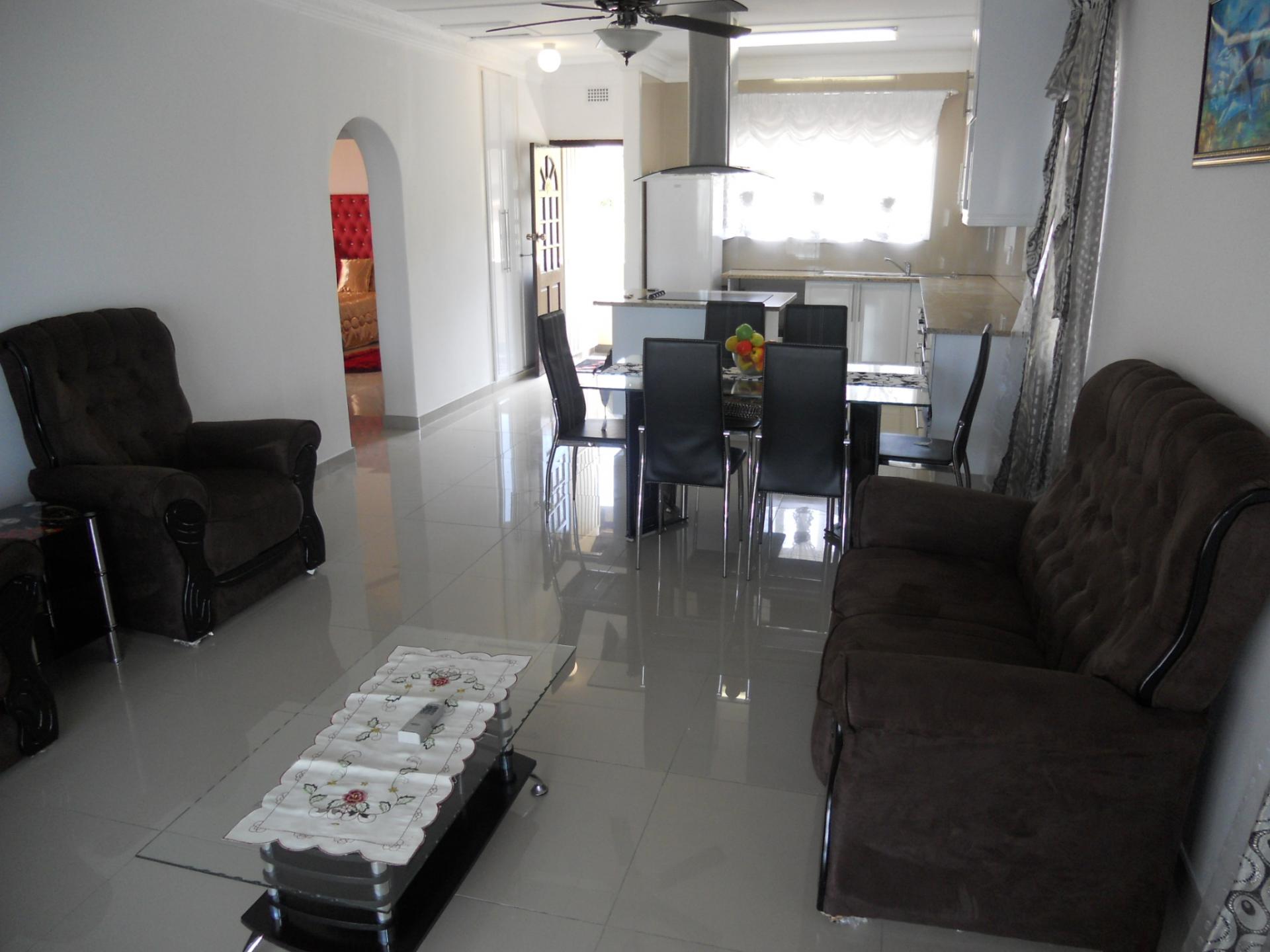 Lounges - 22 square meters of property in Margate