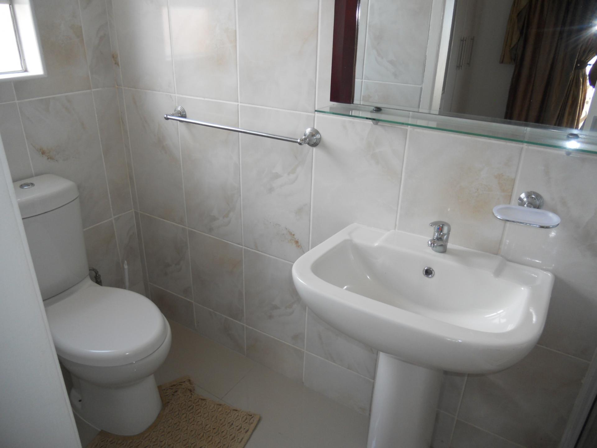 Main Bathroom - 3 square meters of property in Margate