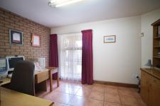 Study - 12 square meters of property in Woodhill Golf Estate